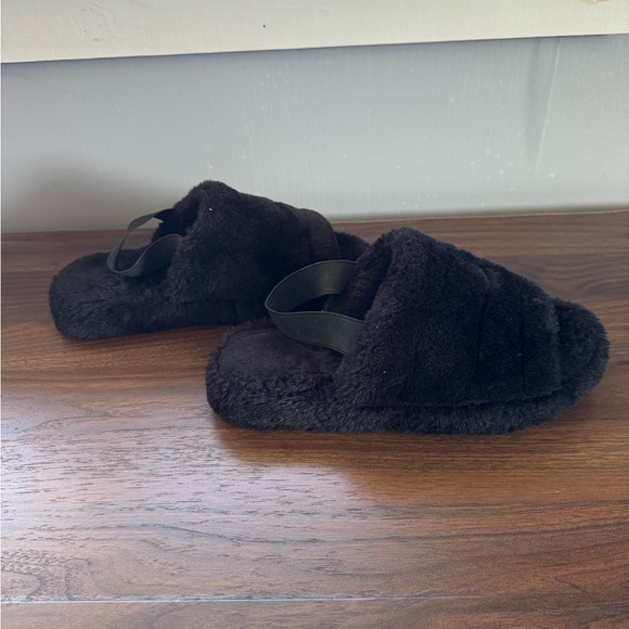Women’s slippers - Picture 3 of 3